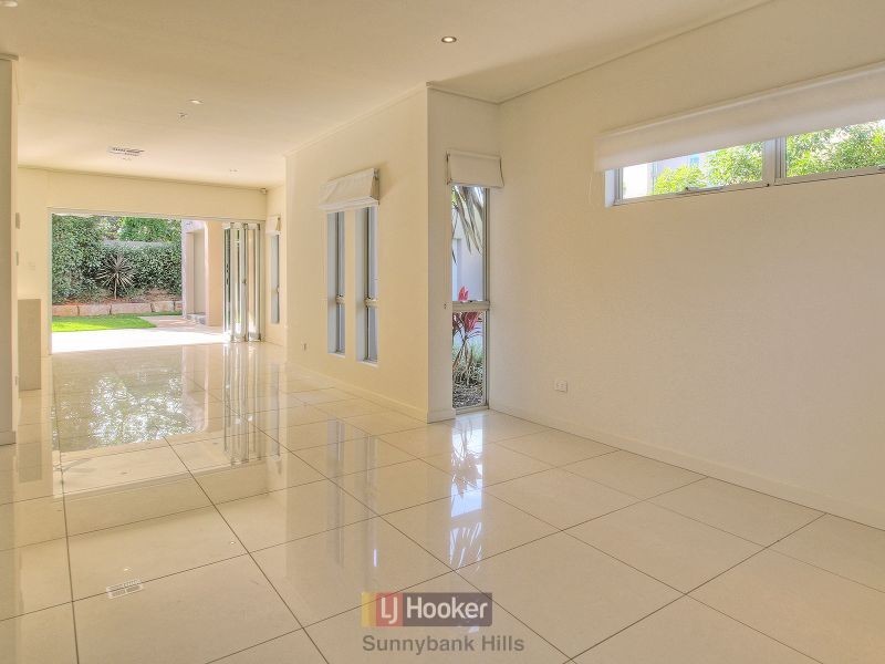 2A/16 Adios Close, Sunnybank Hills QLD 4109