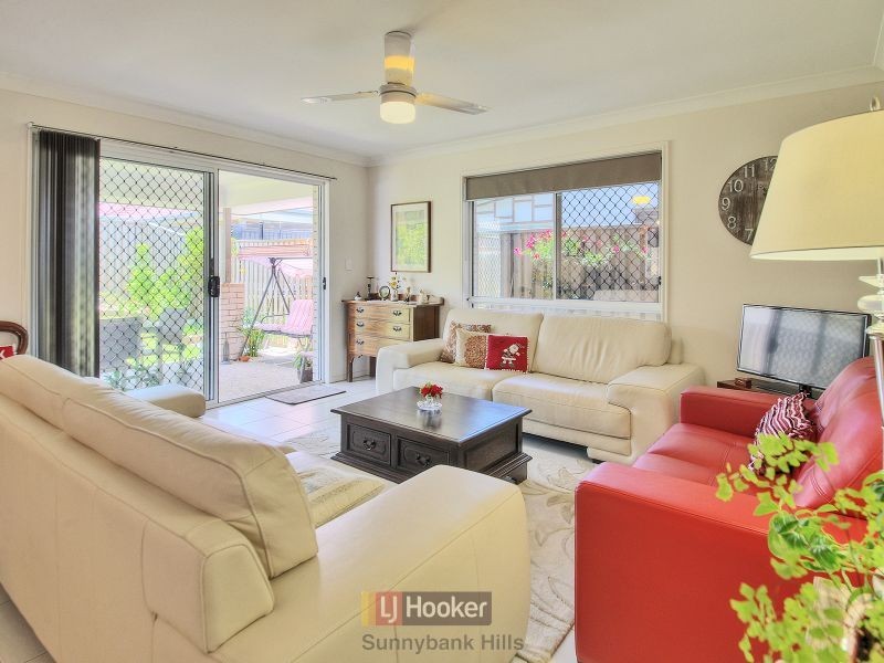 8 Diamantina Crescent, Fitzgibbon QLD 4018