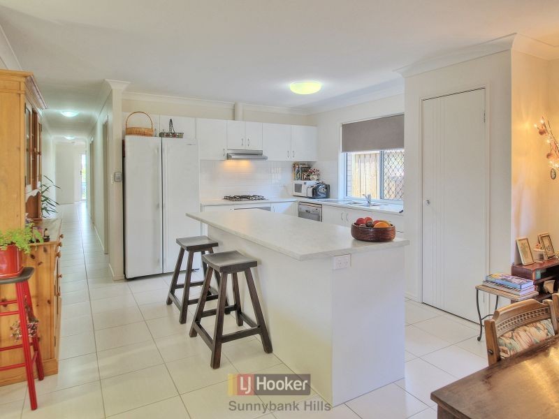 8 Diamantina Crescent, Fitzgibbon QLD 4018