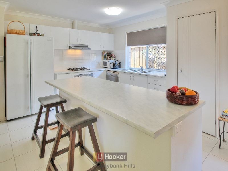 8 Diamantina Crescent, Fitzgibbon QLD 4018