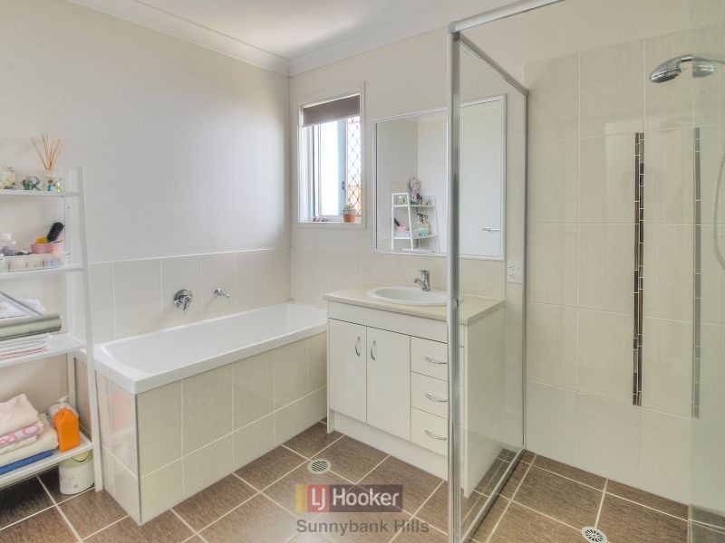 8 Diamantina Crescent, Fitzgibbon QLD 4018