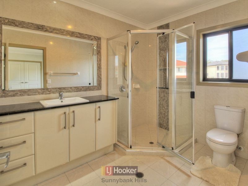 27 Hawthorn Circuit, Stretton QLD 4116