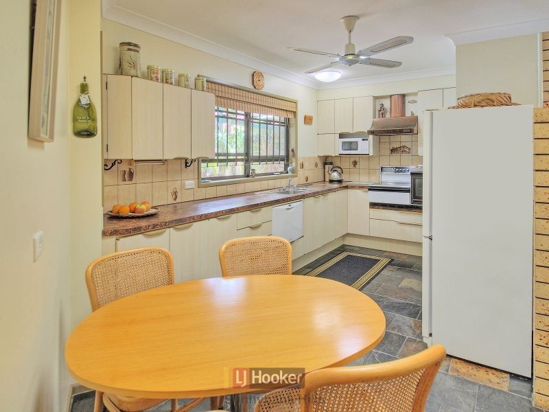 4 Lambeth Place, Macgregor QLD 4109