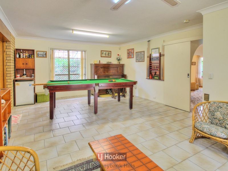 4 Lambeth Place, Macgregor QLD 4109