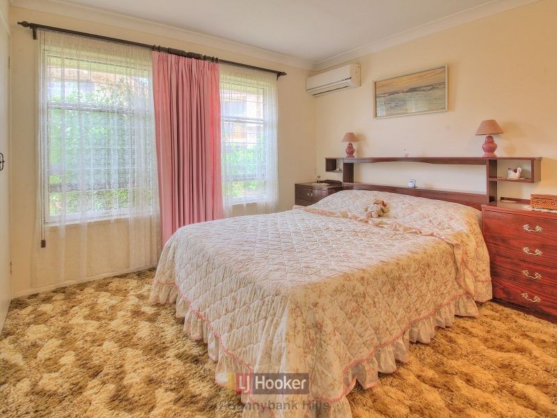 4 Lambeth Place, Macgregor QLD 4109