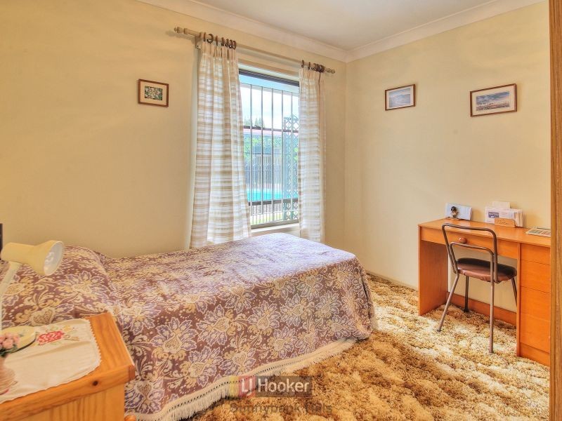 4 Lambeth Place, Macgregor QLD 4109