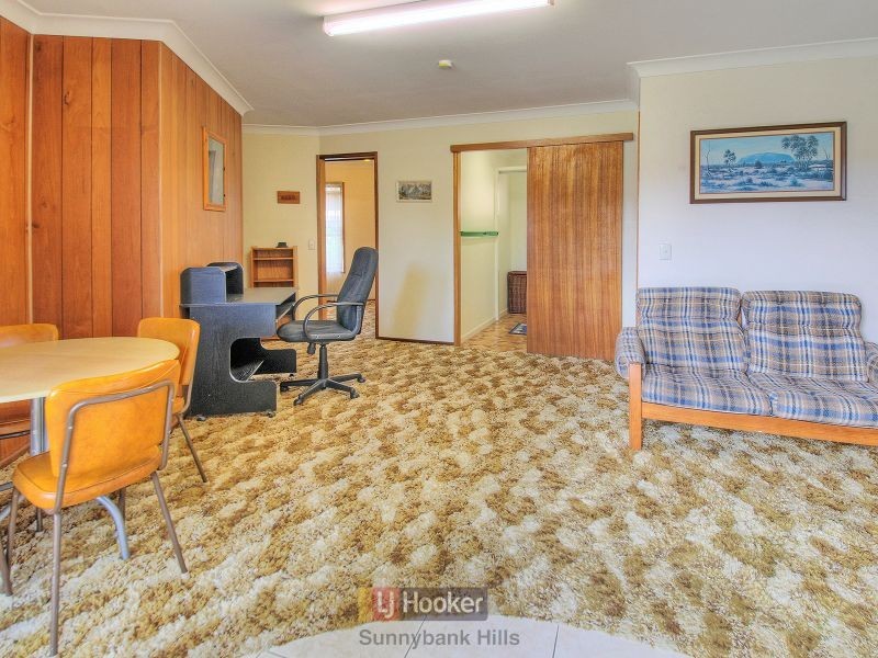 4 Lambeth Place, Macgregor QLD 4109