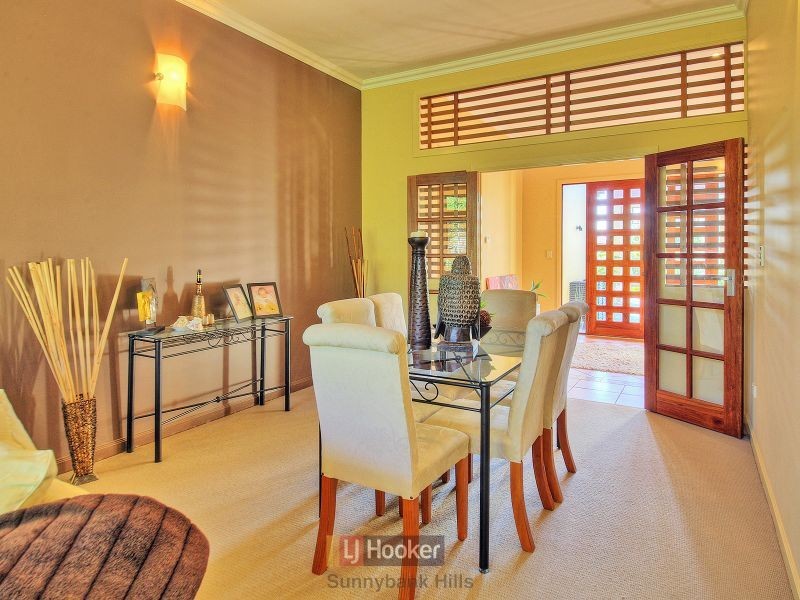 140 White Cedar Circuit, Stretton QLD 4116