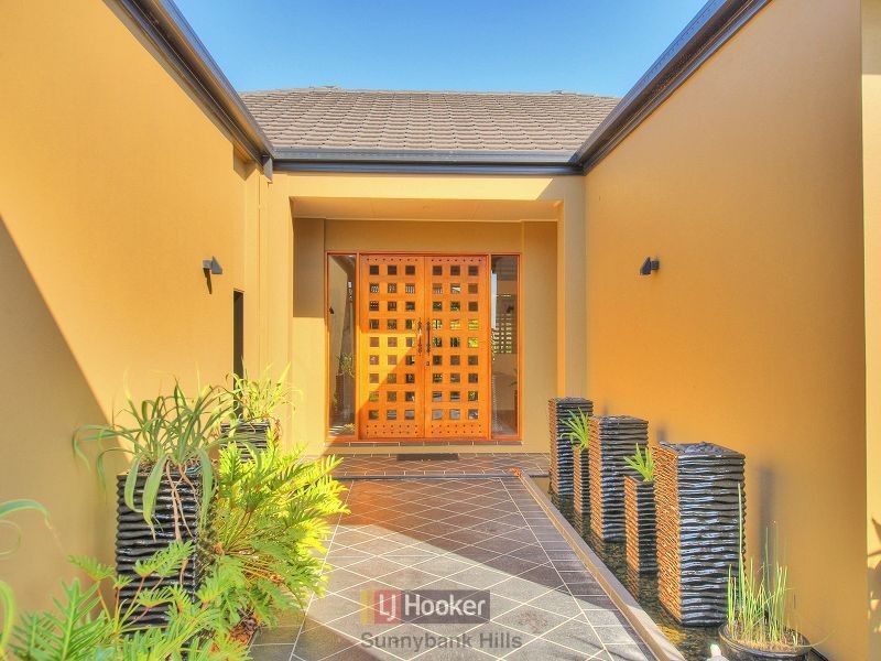 140 White Cedar Circuit, Stretton QLD 4116