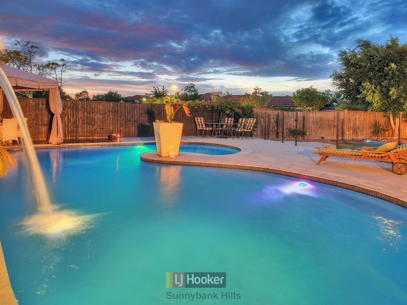 30 Mayfair Place, Stretton QLD 4116