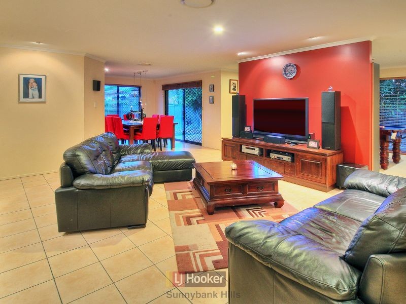 30 Mayfair Place, Stretton QLD 4116