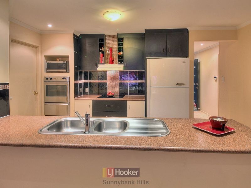 30 Mayfair Place, Stretton QLD 4116