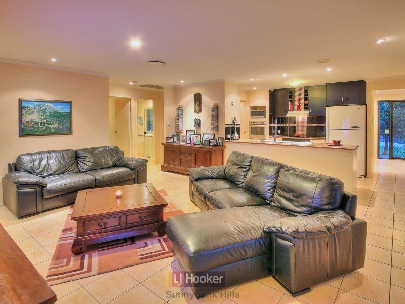 30 Mayfair Place, Stretton QLD 4116
