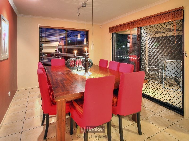 30 Mayfair Place, Stretton QLD 4116