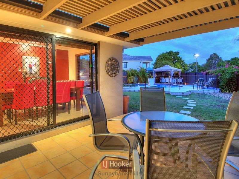 30 Mayfair Place, Stretton QLD 4116