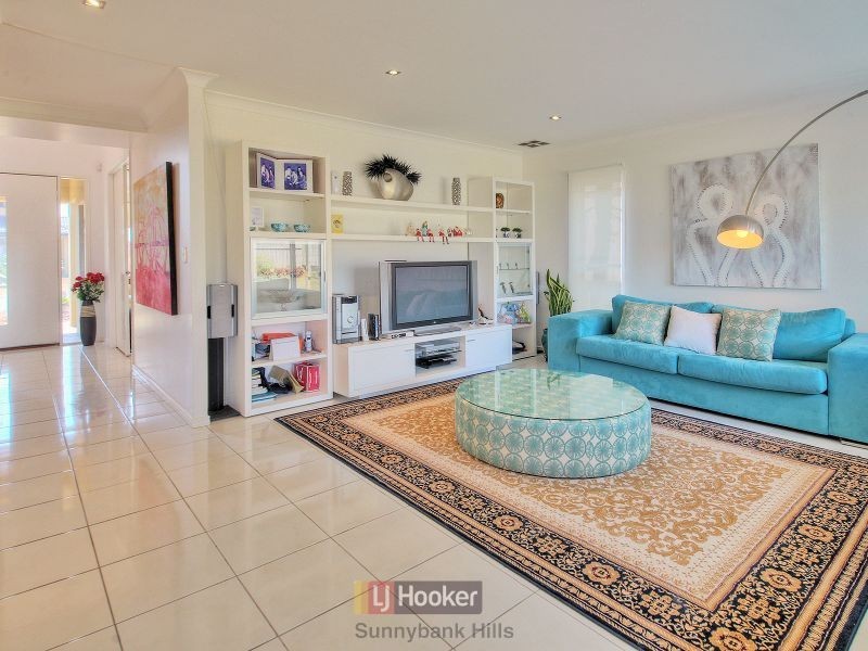 4 Trevi Close, Eight Mile Plains QLD 4113