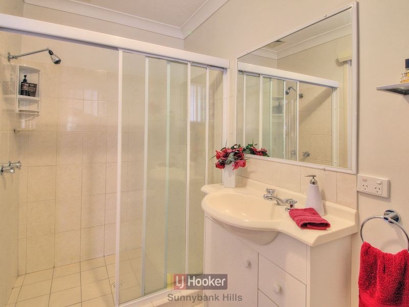 22 Housman Place, Calamvale QLD 4116