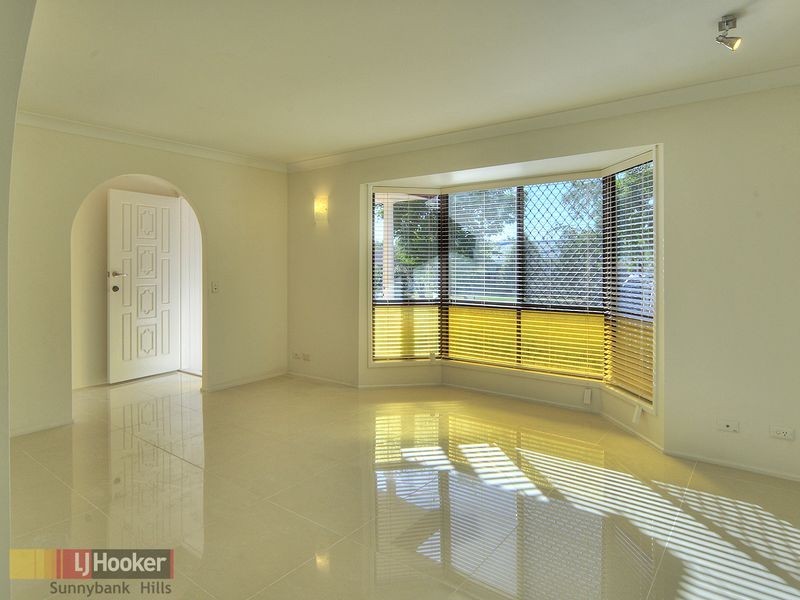 18 Tanglewood Street, Runcorn QLD 4113