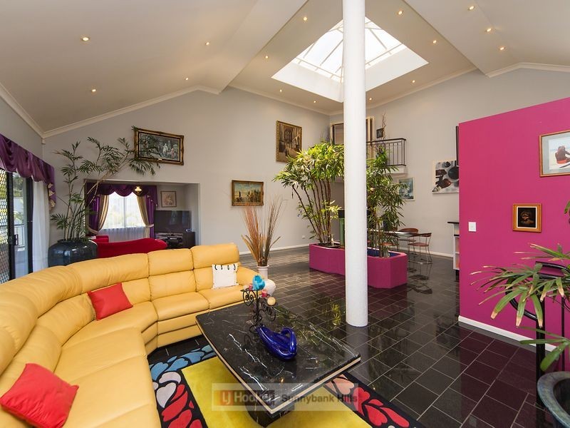 19 Wyncroft Street, Holland Park QLD 4121