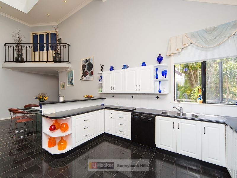 19 Wyncroft Street, Holland Park QLD 4121