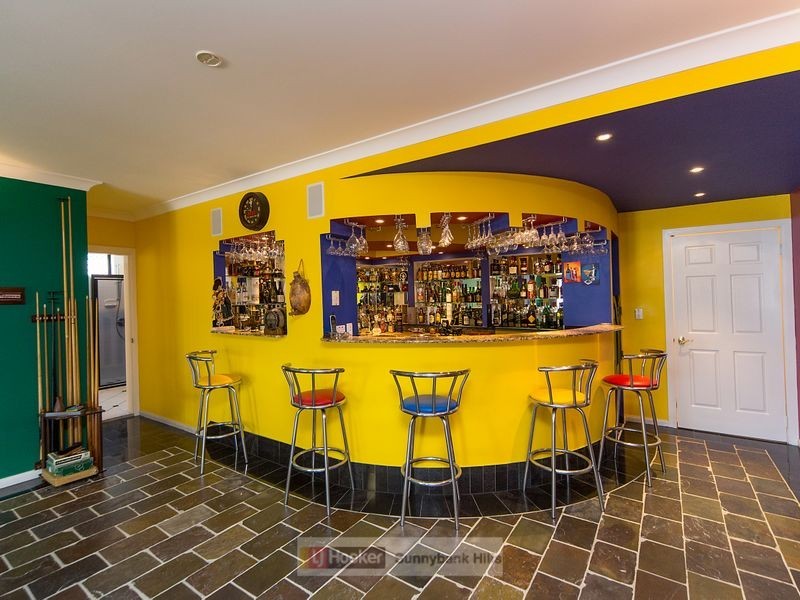 19 Wyncroft Street, Holland Park QLD 4121