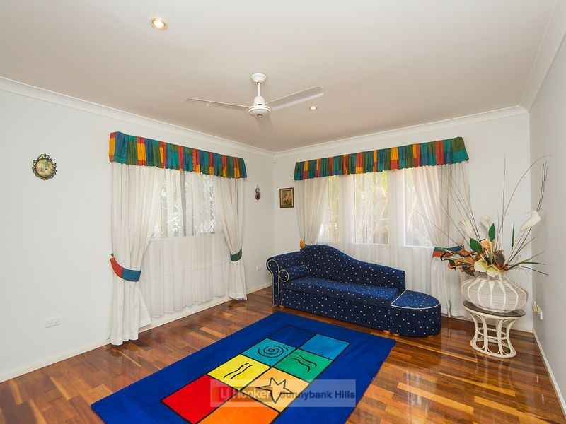 19 Wyncroft Street, Holland Park QLD 4121