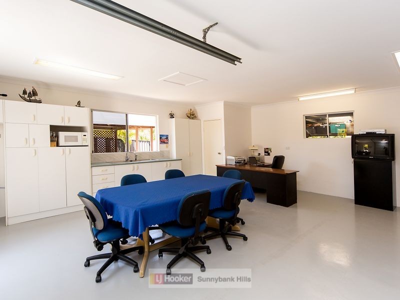 19 Wyncroft Street, Holland Park QLD 4121