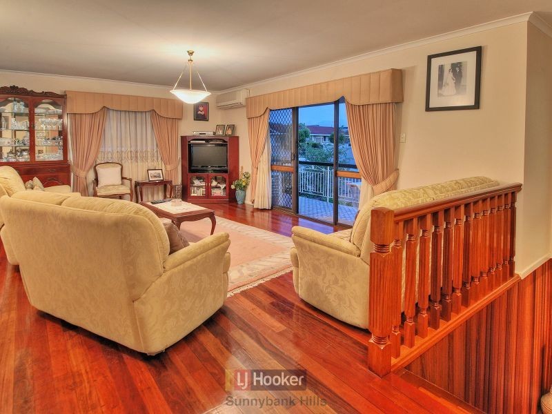 62 Kidd Street, Robertson QLD 4109