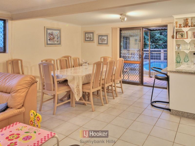 62 Kidd Street, Robertson QLD 4109