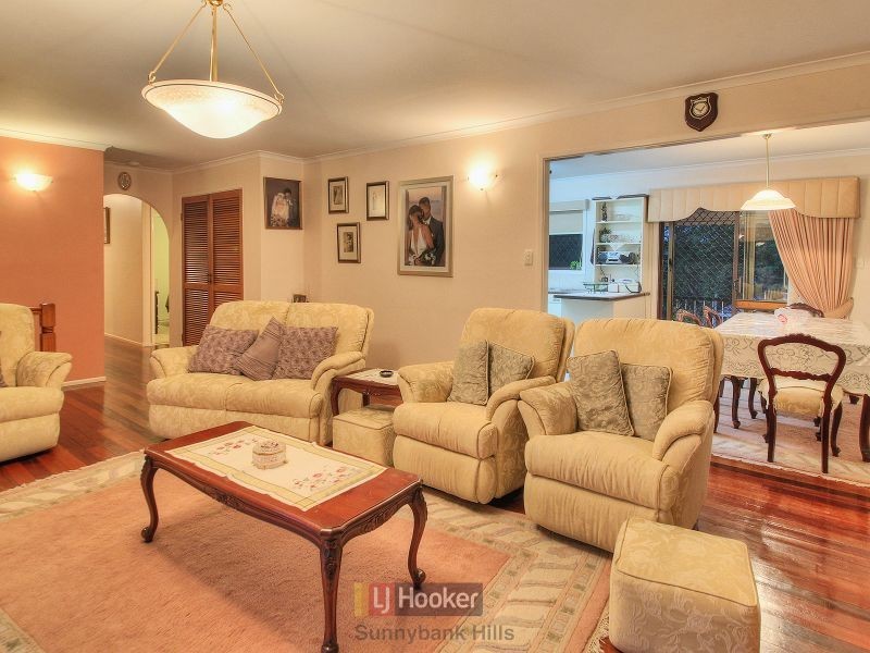 62 Kidd Street, Robertson QLD 4109