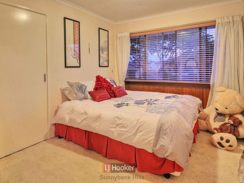 62 Kidd Street, Robertson QLD 4109