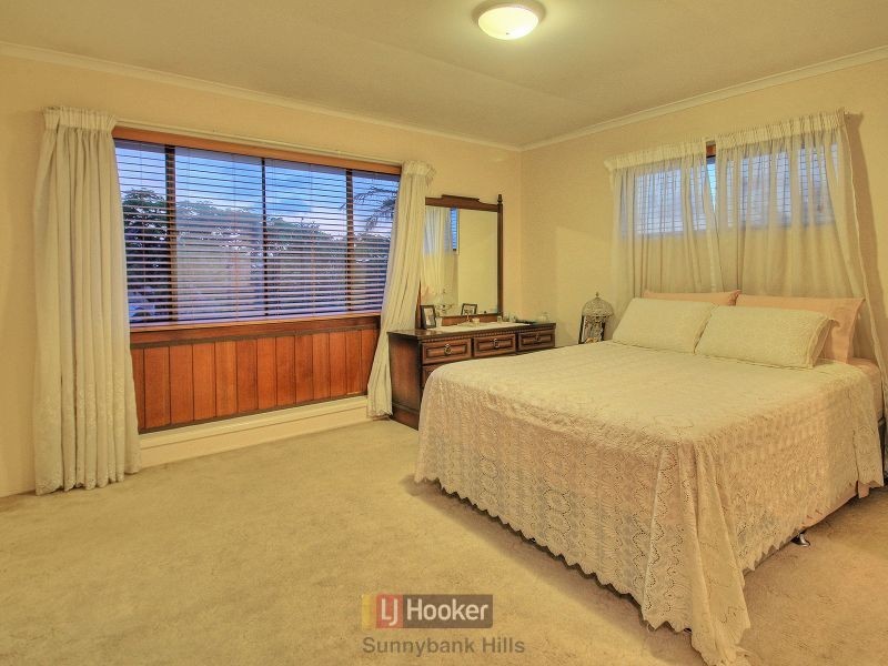 62 Kidd Street, Robertson QLD 4109