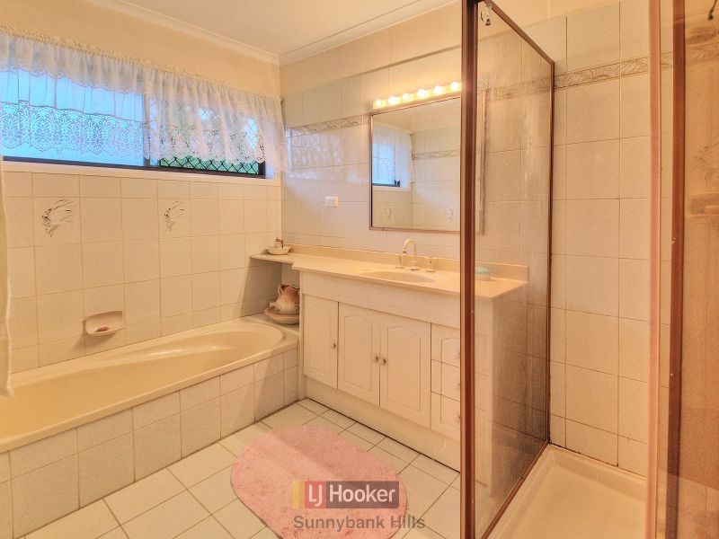 62 Kidd Street, Robertson QLD 4109