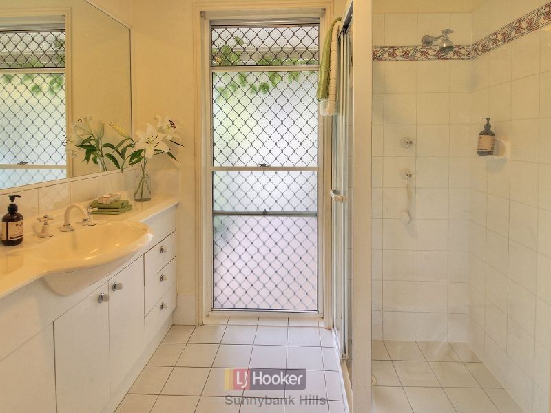 32 Tralee Place, Parkinson QLD 4115