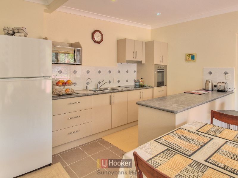1 Yellowstone Court, Munruben QLD 4125