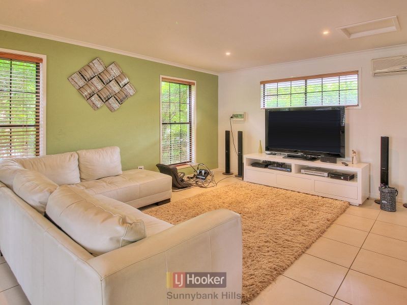 23 Chateau Street, Calamvale QLD 4116