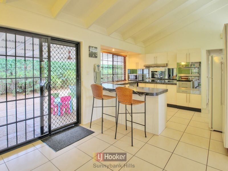 23 Chateau Street, Calamvale QLD 4116