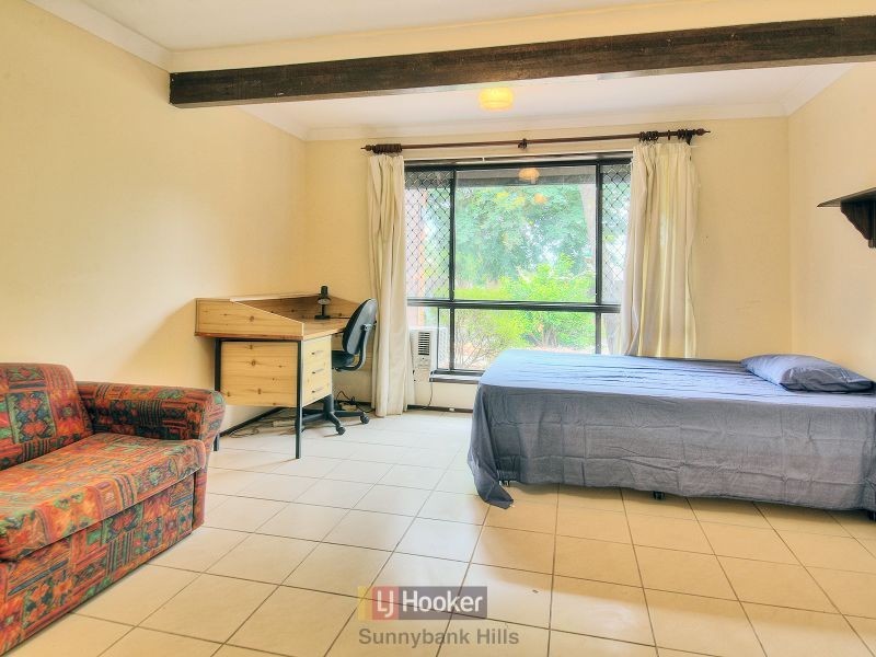 2 Oakleaf Street, Eight Mile Plains QLD 4113