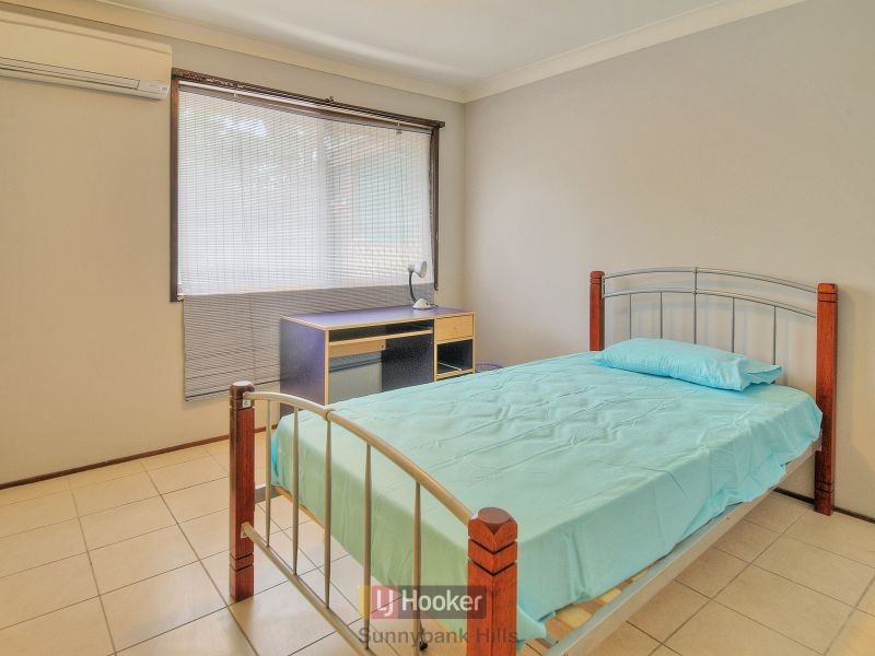 2 Oakleaf Street, Eight Mile Plains QLD 4113