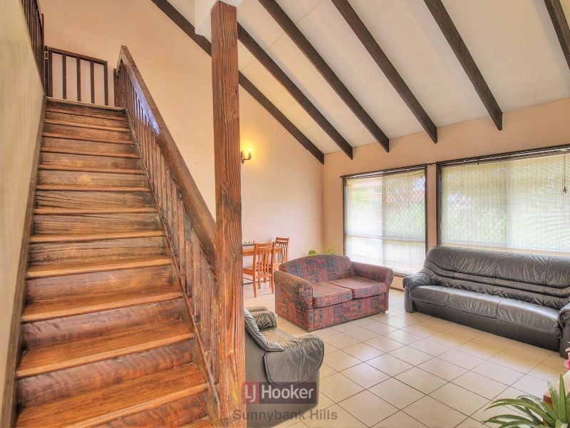 2 Oakleaf Street, Eight Mile Plains QLD 4113