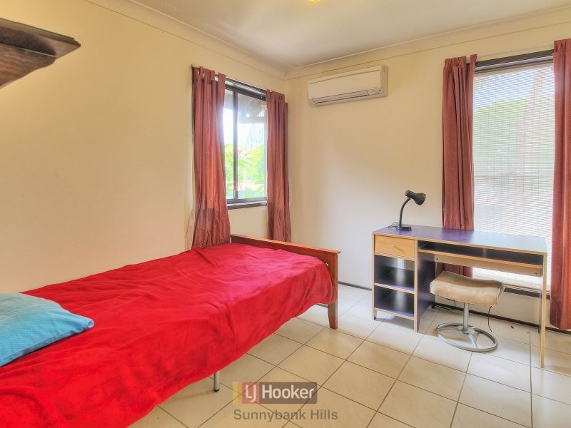 2 Oakleaf Street, Eight Mile Plains QLD 4113