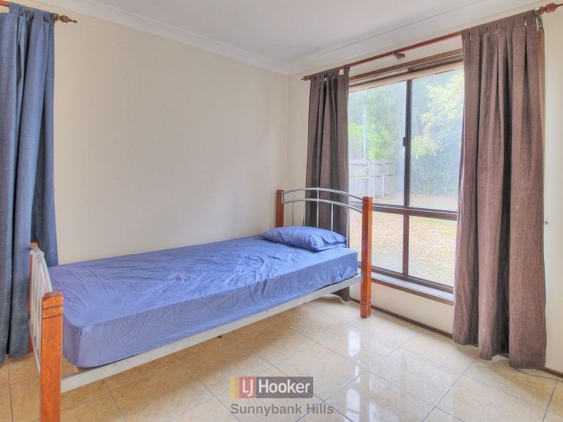 2 Oakleaf Street, Eight Mile Plains QLD 4113