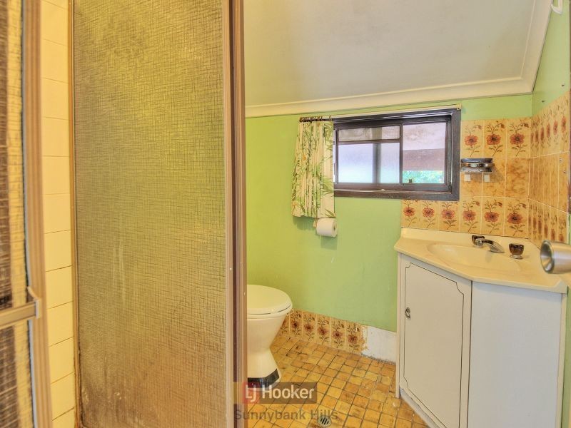 2 Oakleaf Street, Eight Mile Plains QLD 4113