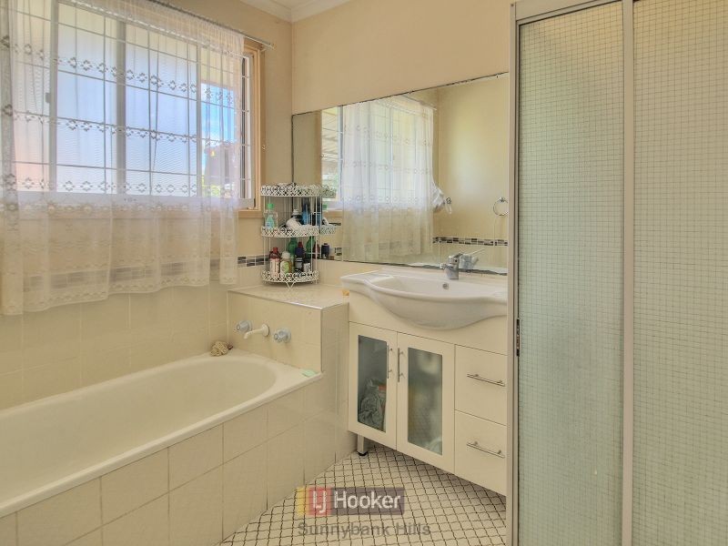 379 McCullough Street, Sunnybank QLD 4109