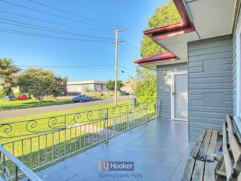 72 Meadow Avenue, Coopers Plains QLD 4108