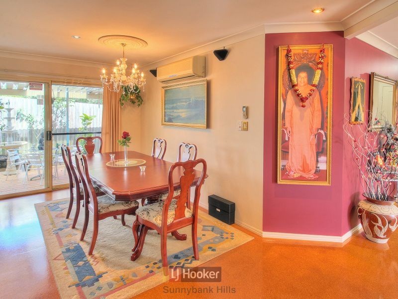 8 Yorkshire Place, Stretton QLD 4116