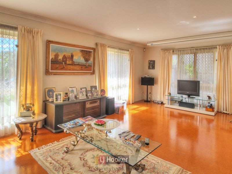 8 Yorkshire Place, Stretton QLD 4116