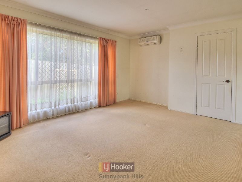8 Yorkshire Place, Stretton QLD 4116