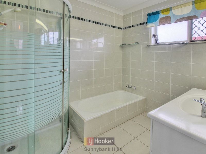 5 Provence Street, Macgregor QLD 4109