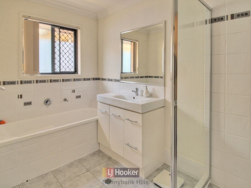 28 Khoo Place, Calamvale QLD 4116